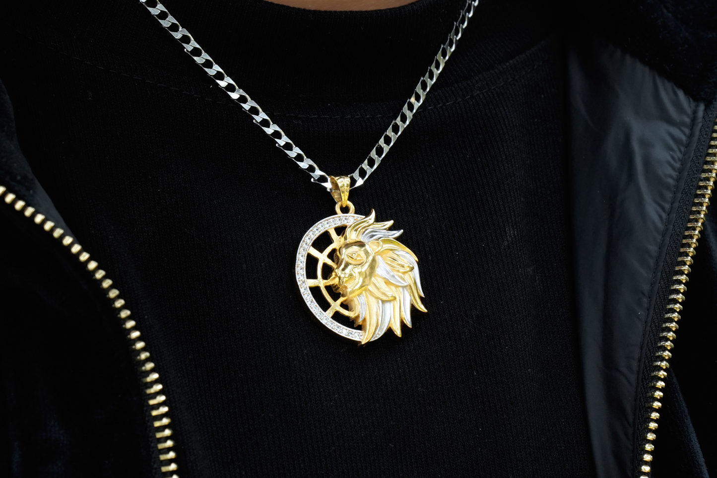 THE LION'S CREST LIMITED EDITION